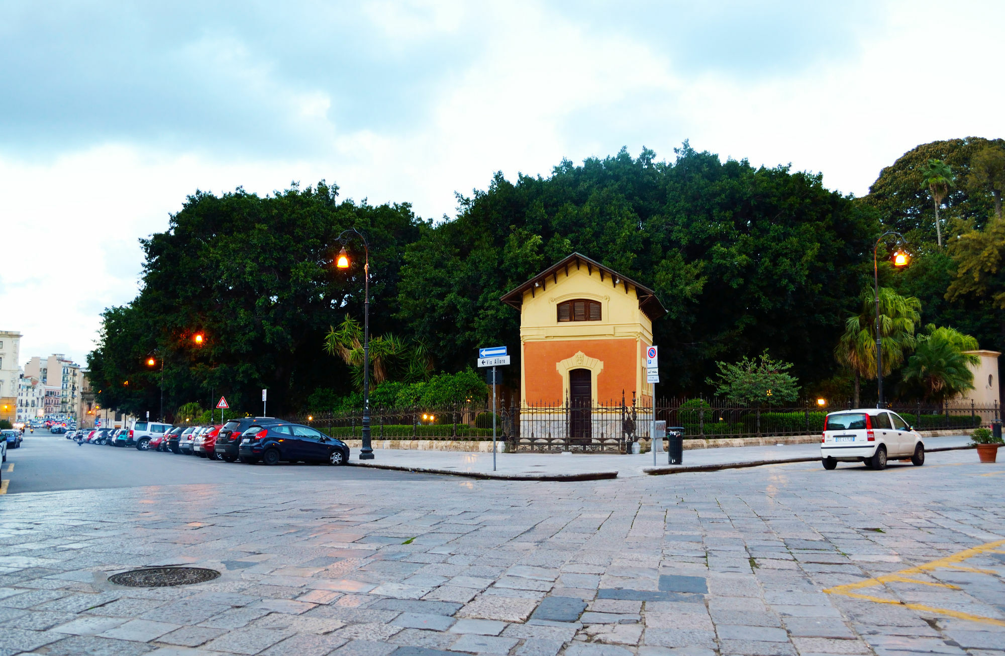 パレルモ Piazza Marina Bed & Breakfast エクステリア 写真